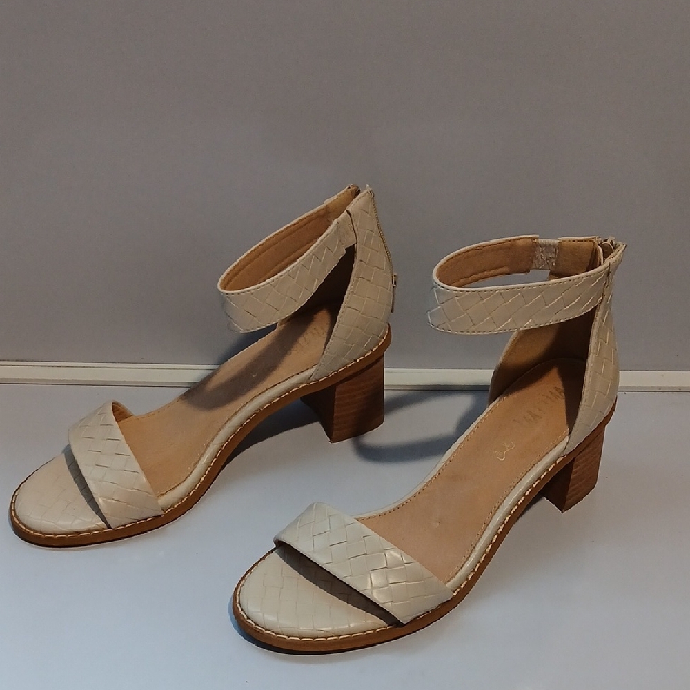 Mimi Ankle‎ Strap Kitten Heel Sandal  Size 8.5